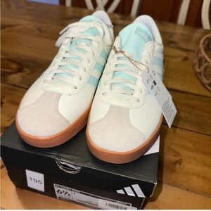 Adidas VL court sneakers-brand new in box